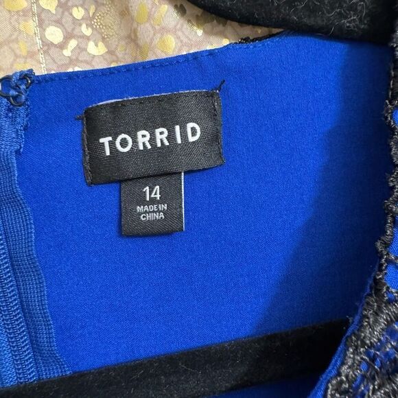 Torrid Royal Blue Black Embroidered Lace Bodycon Mini Sheath Dress Size 14 - Picture 3 of 7